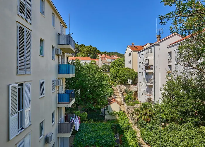 Apartment Mins